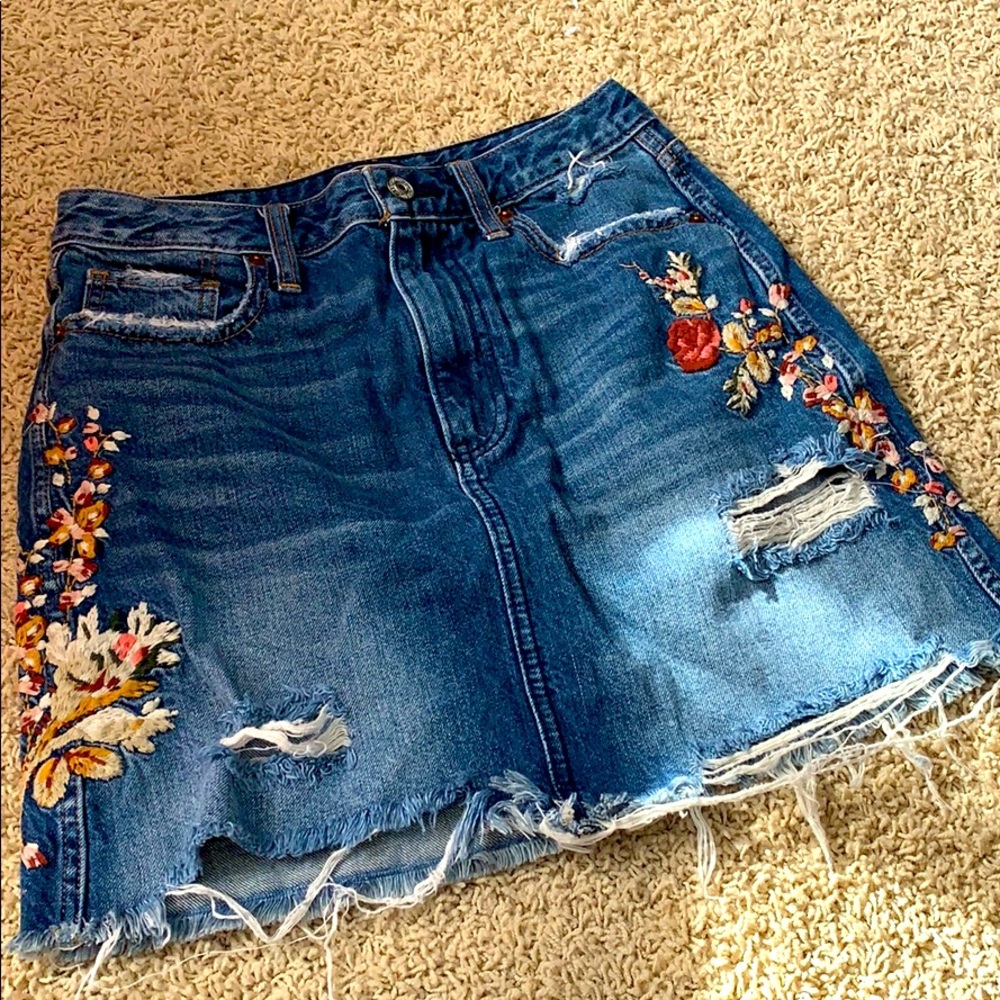 Floral Embroidery Denim Skirt